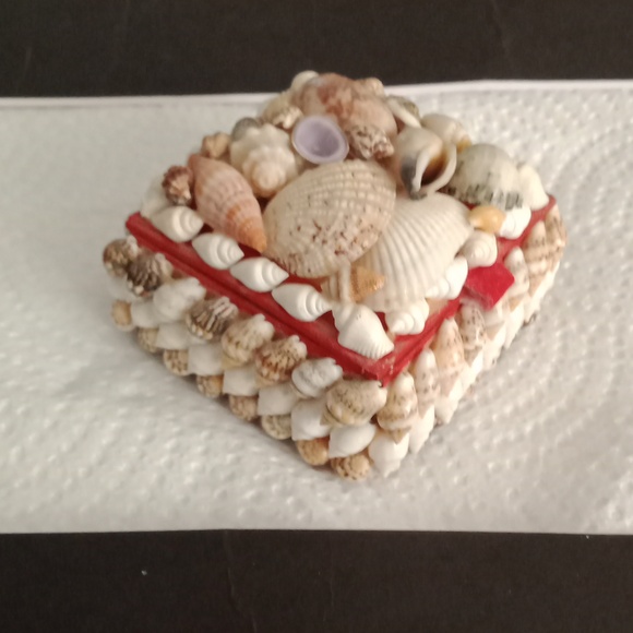 Seashell trinket box - Picture 3 of 5